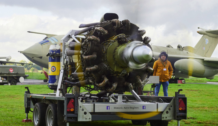 14 Cylinders, 1600HP - A War-Era Powerhouse with Ingenious Engineering