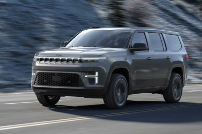 2026 Jeep Grand Wagoneer Refreshed With A Cleaner Nose And 647-HP Range-Extender Powertrain Using Pentastar V6