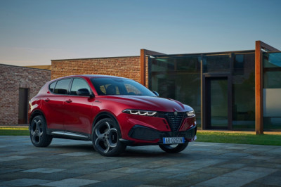 Alfa Romeo Tonale facelift revealed sporting new grille and colours