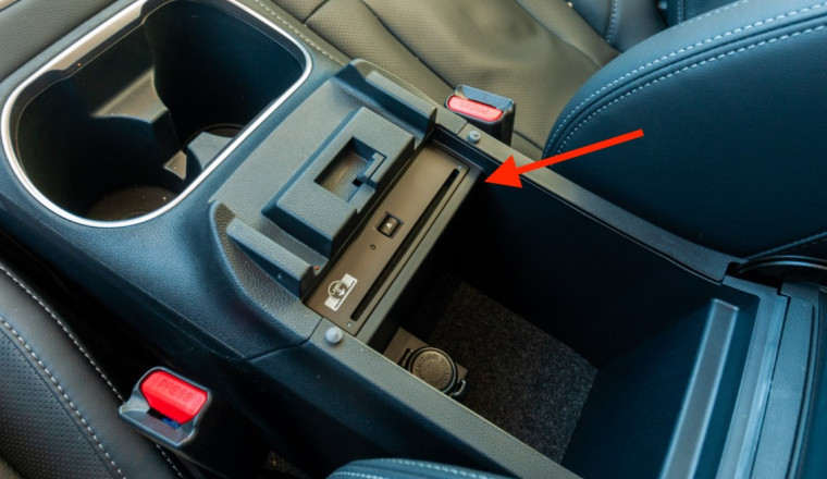These Are the Last Four Cars With CD Players in 2025