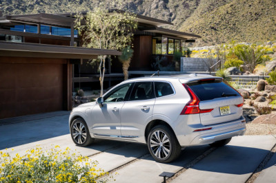 Woman Sues Volvo, Claims Hands-Free Tailgate Caused Brain Injury
