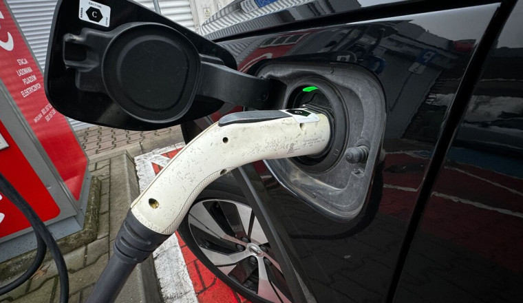 Plug-in hybrids far worse for the environment than scientists thought