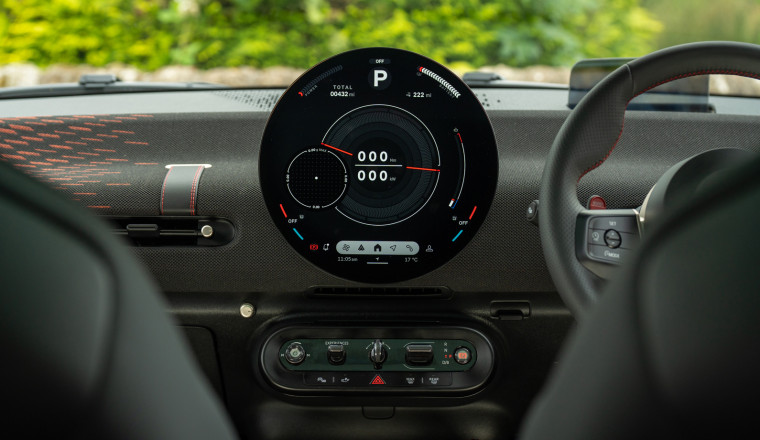 6 ways the MINI Aceman makes clever use of tech