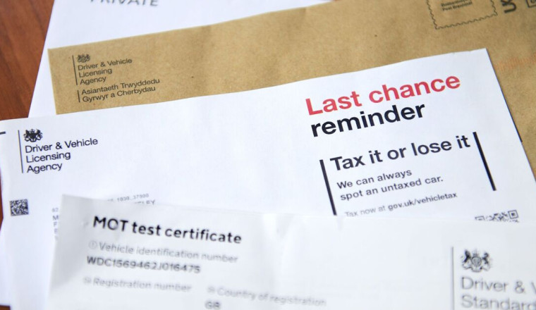DVLA issues urgent reminder to drivers over 10 year rule