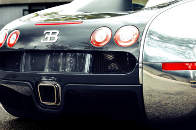 This Mirror Finish Bugatti Proves Perfection Doesn’t Need Color