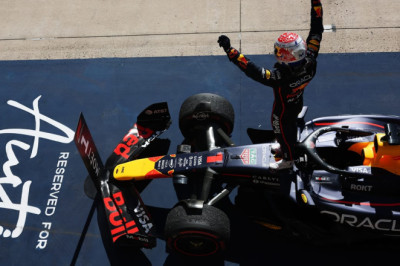 Verstappen dominates F1's US GP to boost title hopes