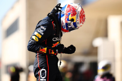 Verstappen surges to victory in US GP