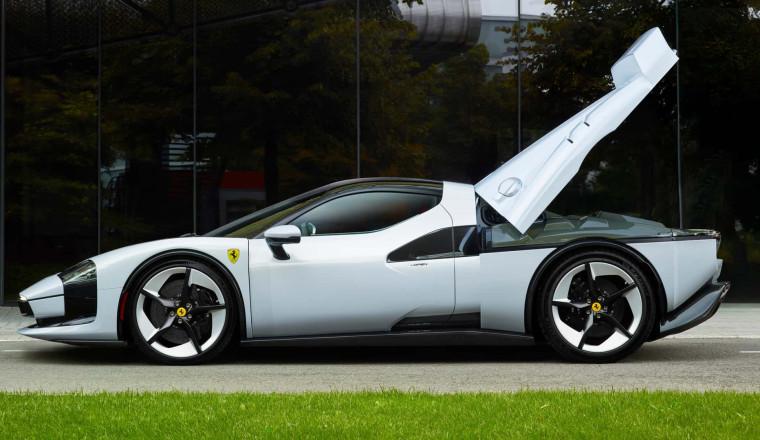 Ferrari Honors the Legendary F40 With a Striking One-Off