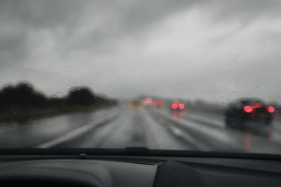 Drivers risk £5,000 fine for splashing pedestrians with puddles in wet weather