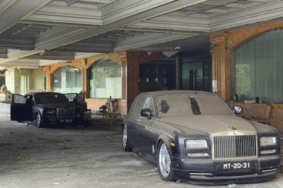 Forgotten Luxury: The Abandoned Rolls-Royce Trio at a Defunct 5-Star Hotel in Macau
