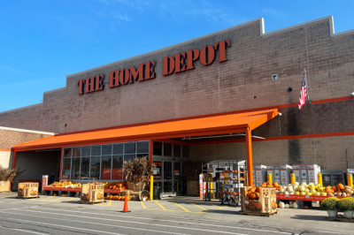Home Depot Will Let You Park Overnight In Your RV, But You Better Not Make A Mess