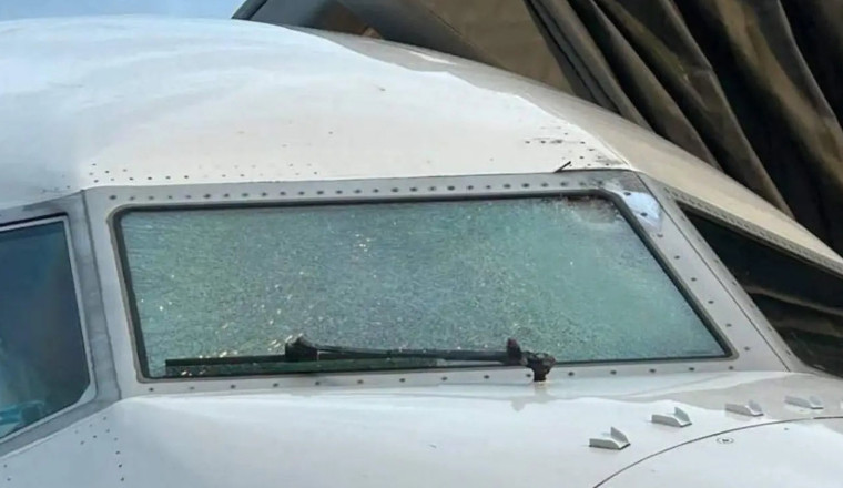 United Airlines Pilot Thinks Space Debris Smashed His Plane's Windshield At 36,000 Feet
