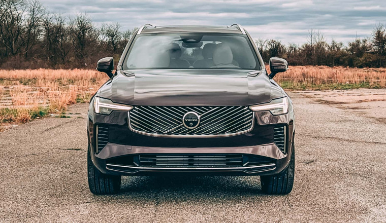 Woman Learns She Has to Pay to Remote Start 2017 Volvo XC90. Then Mechanic Husband Finds Cheaper Fix