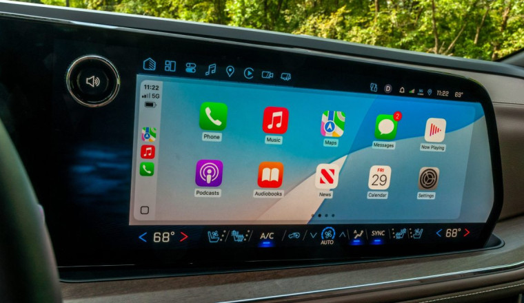 GM Is Ditching Apple CarPlay and Android Auto on All Future Cars Instead of Just EVs: TDS