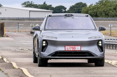 Nio shocks with fully active suspension - but how does it work?