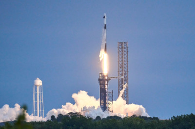 SpaceX Has Now Sent 10,000 Starlink Satellites Into Space