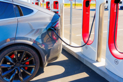 The Best And Worst EV Charging Networks In America (According To Consumer Reports)
