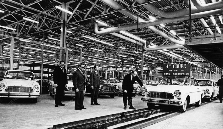 UK Car Production Plummets After Jaguar Land Rover Cyber Attack Shuts Down Factories