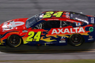 Byron claims 1st Cup pole position at Martinsville