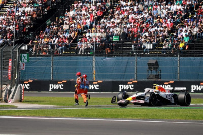 FIA can't fully explain Mexico F1 marshal near-miss