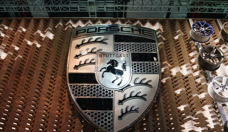 Porsche reports profit nose-dive ahead of new CEO