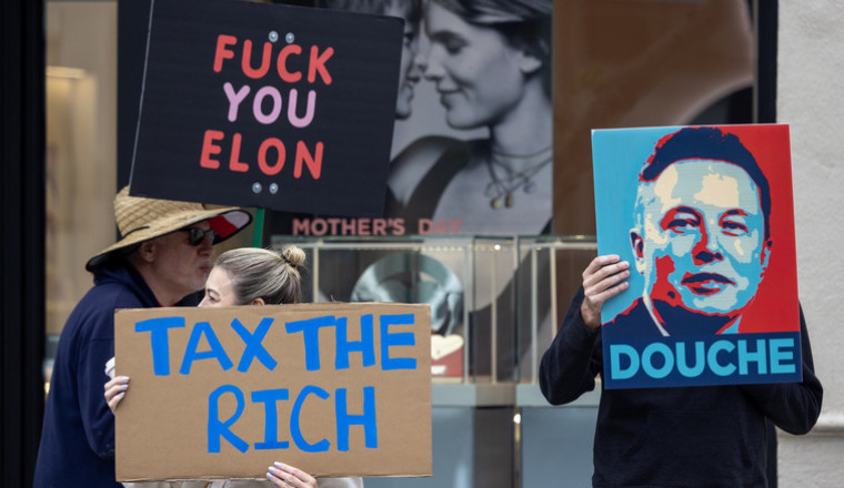 Elon Musk’s Far-Right Turn Costs Tesla Over a Million Sales