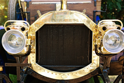 Before The Light Bulb, Cars Still Had Headlights. Here's How They Worked