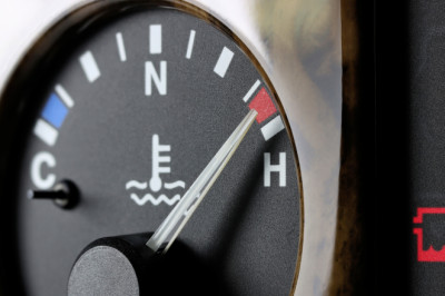 How Long Can You Keep Driving When The Low Coolant Light Comes On?
