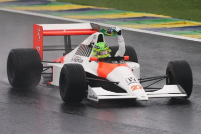 When F1 drivers take historic cars for a spin