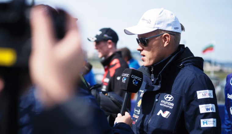Abiteboul urges Tänak to stay with Hyundai in 2026