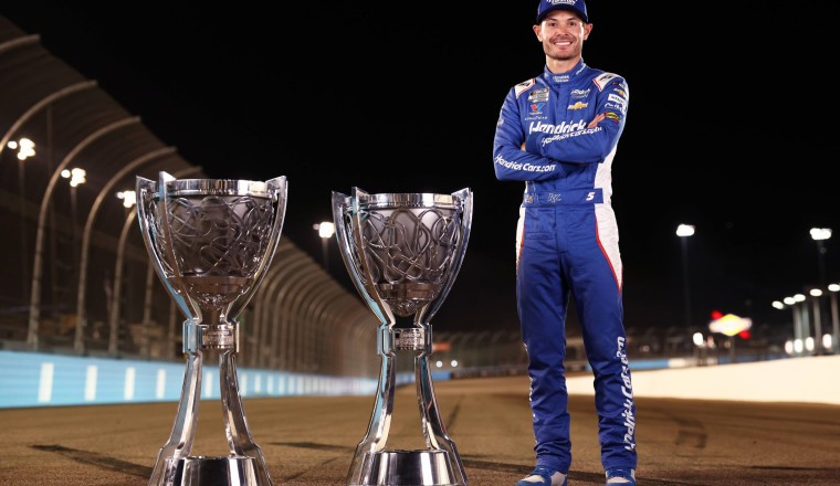 How much did Kyle Larson earn for winning the 2025 NASCAR title?