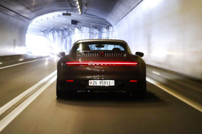 Porsche Patents ‘Tunnel Mode’, Eardrums Rejoice