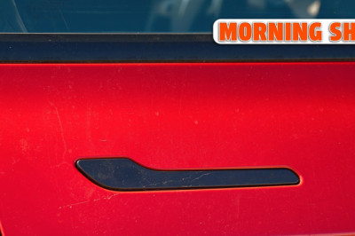 Tesla Owners Across The Country Are Complaining About Their Malfunctioning Door Handles