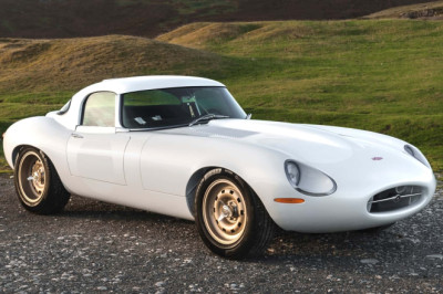 This Lovely Jaguar E-Type Restomod Is Lighter Than a Miata