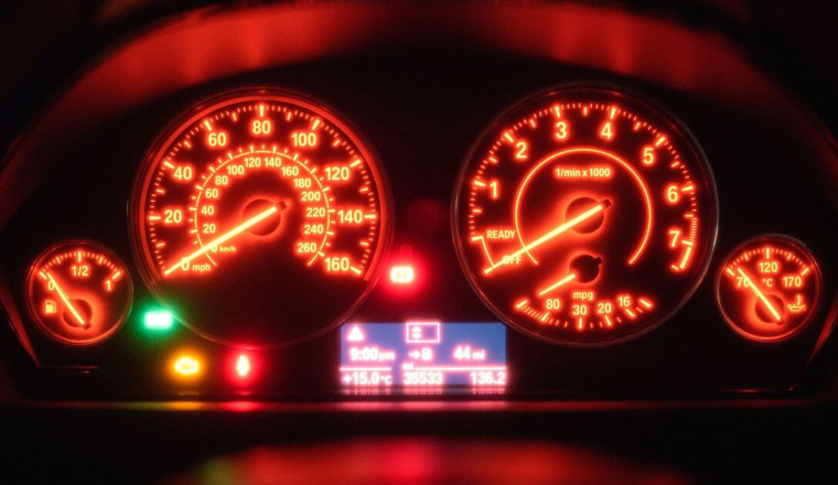 Motorists urged to pull over immediately if key dashboard light comes on