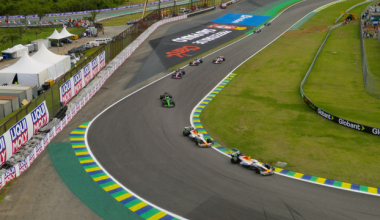 2025 Sao Paulo Grand Prix: P7 Lawson leads eight-car train over the line