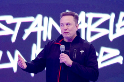 Elon Musk on course to become the world's first TRILLIONAIRE: Tycoon sets out his vision for AI cars and robot army to perform surgery and 'eliminate poverty'