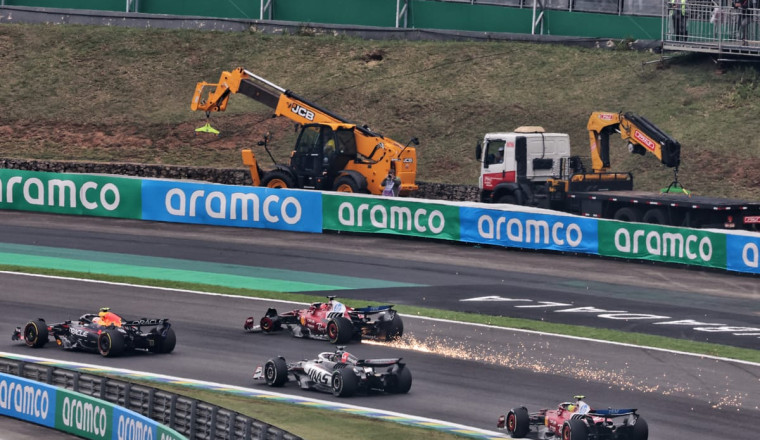 Leclerc disagrees with F1 stewards handing Piastri penalty