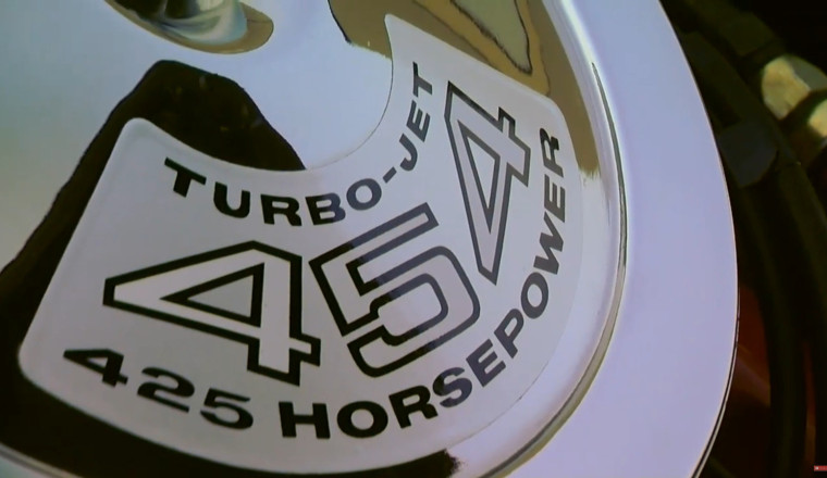 What Are The Differences Between The Chevy 454 And Pontiac 455 V8 Engines?