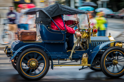 Before Windshield Wipers, Driving In The Rain Was Chaos