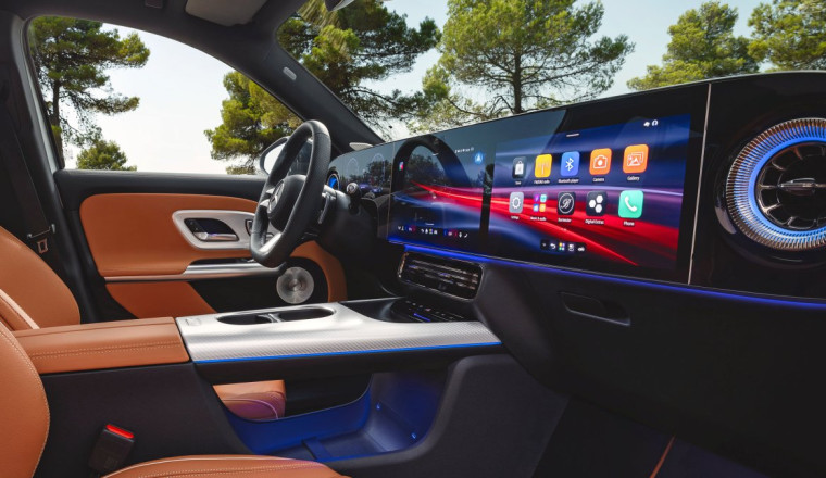 The Little Mercedes-Benz GLB Is Getting a Great Big Wall of Screens