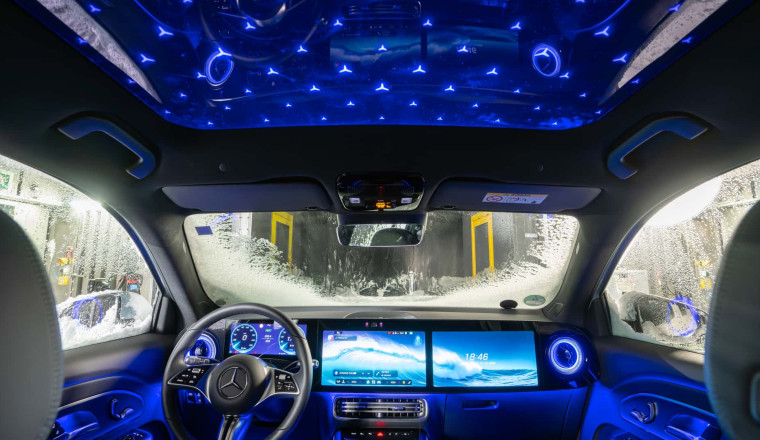 The New Mercedes GLB Has Three Screens, Seven Seats, and Plenty of Stars