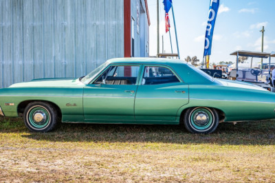 Chevy 307 Vs. Oldsmobile 307: How Are They Different?