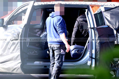 New Genesis GV90 Swings Open Its Massive Rolls-Royce-Style Coach Doors