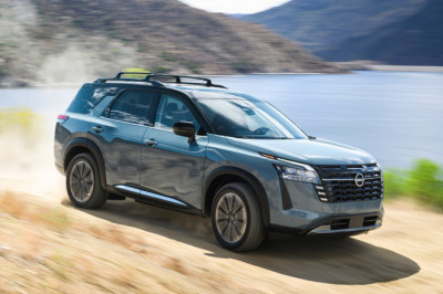 Lightly Refreshed 2026 Nissan Pathfinder Gets A New Grille, A New Screen, And Not Much Else