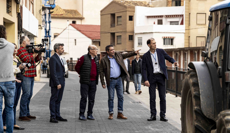 MotoGP returns to Valencia and visits flood affected communities