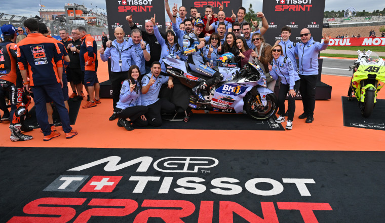 Alex Marquez resists Acosta for Sprint victory in Valencia