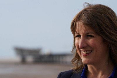 New UK pay-per-mile charges update as Rachel Reeves receives support