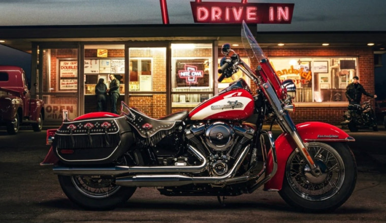 When Did Harley-Davidson Start Using Rubber-Mounted Engines?