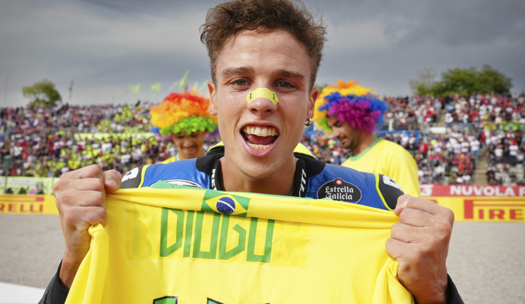 Moreira takes Moto2™ crown to become Brazil’s first World Champion